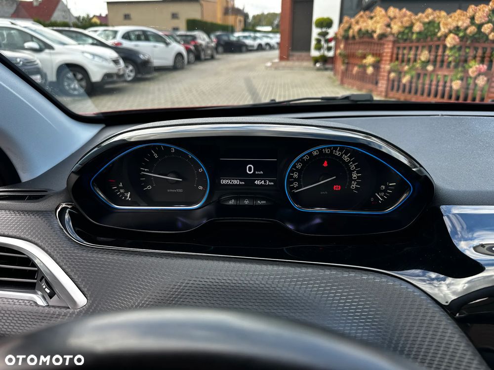 Peugeot 2008 - 11