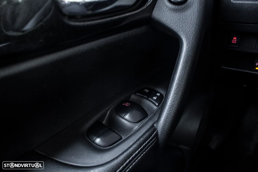 Nissan X-Trail 1.6 dCi N-Connecta - 18