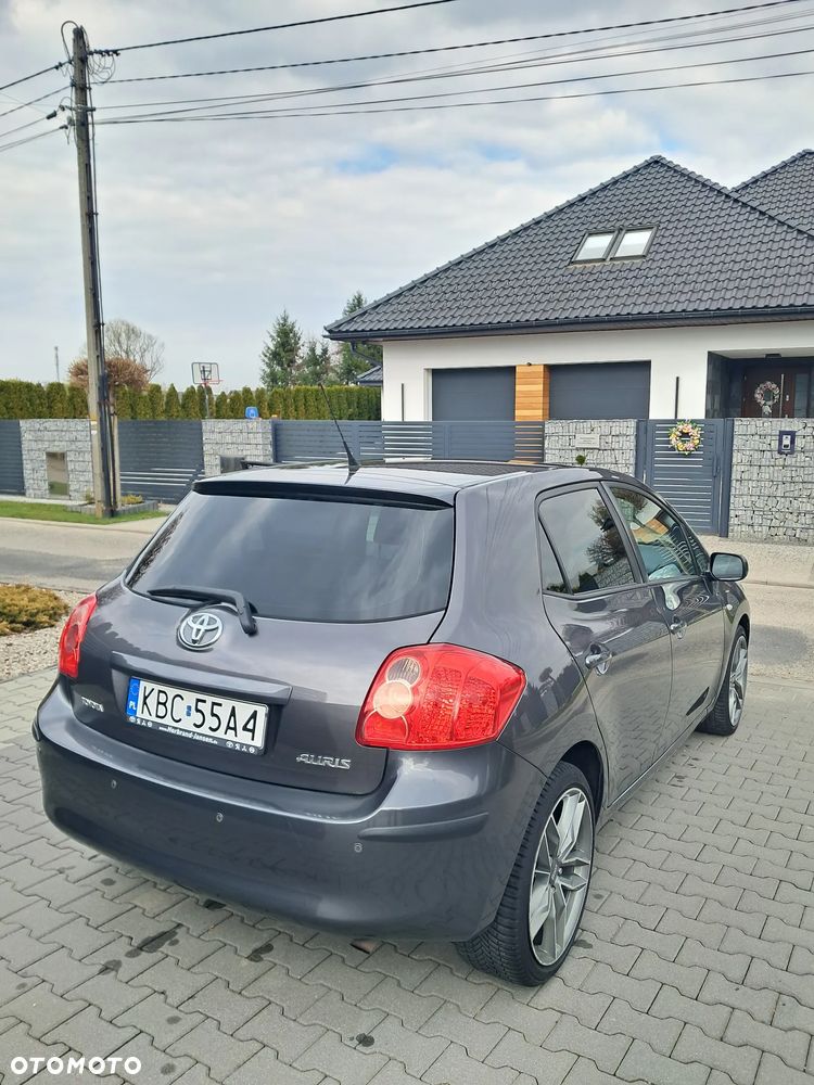 Toyota Auris 1.6 VVT-i Executive - 4