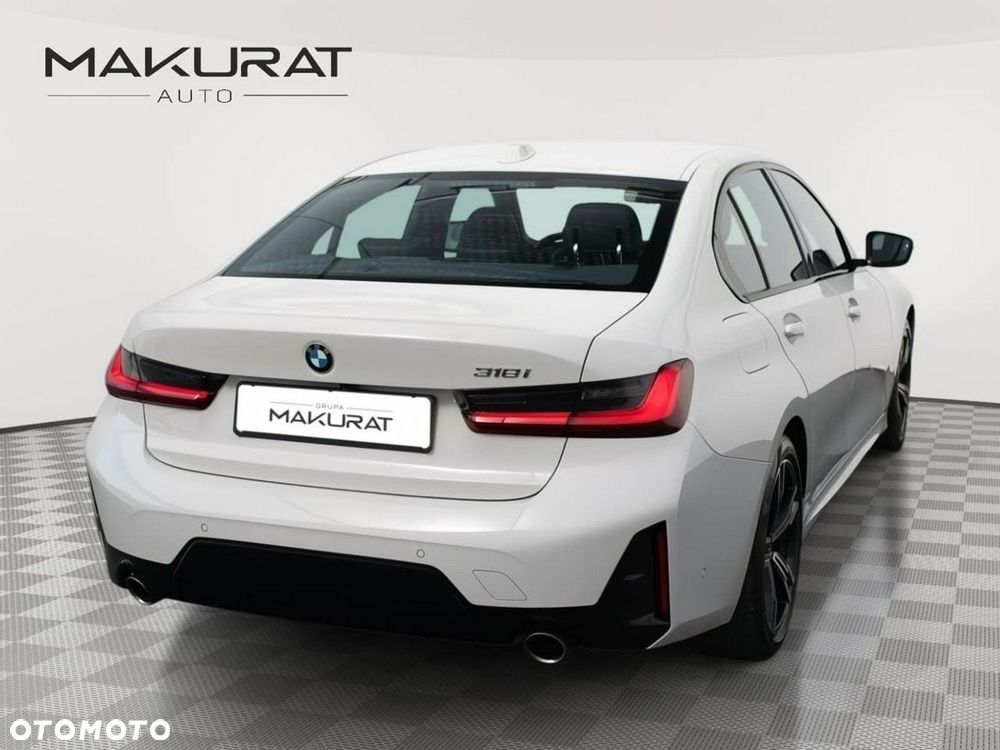 BMW Seria 3 318i M Sport - 5