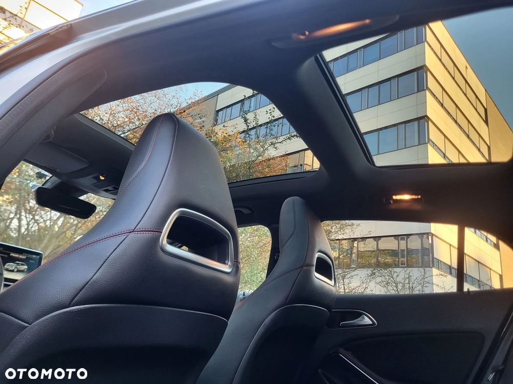 Mercedes-Benz GLA 220 d AMG Line - 14