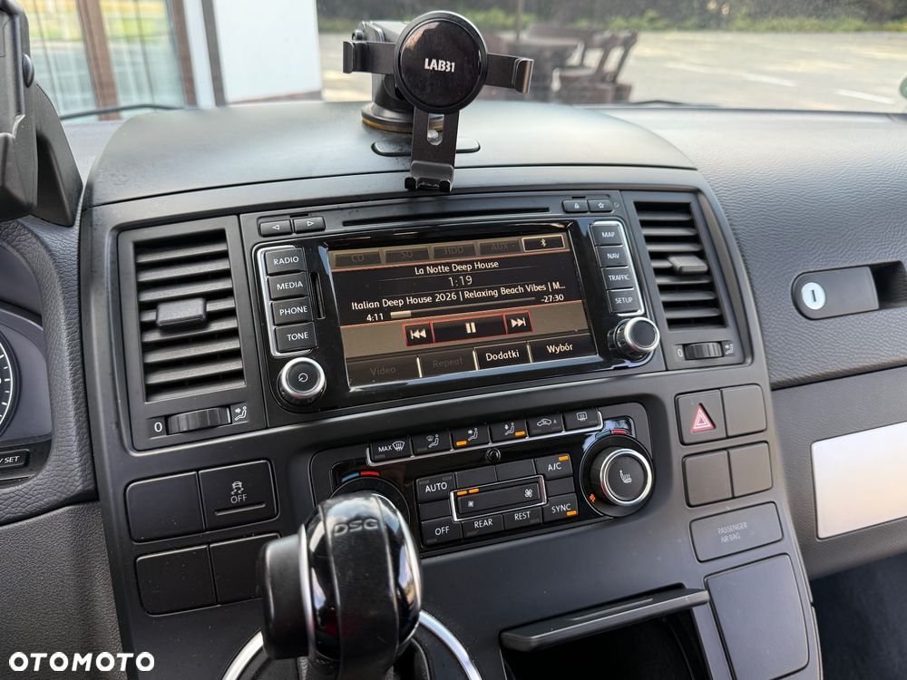Volkswagen Multivan - 25