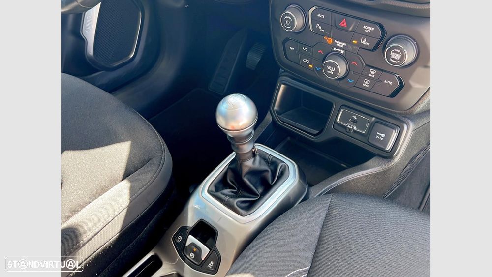 Jeep Renegade 1.0 T Limited - 44