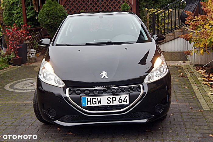 Peugeot 208 - 10