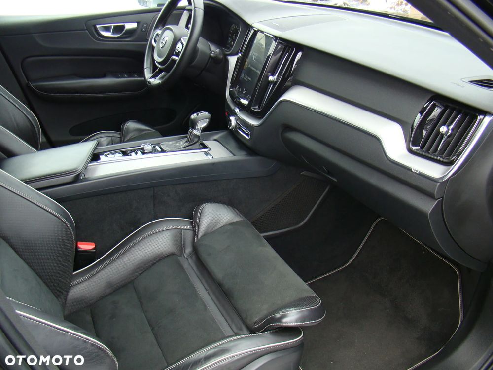 Volvo XC 60 D4 Geartronic RDesign - 33