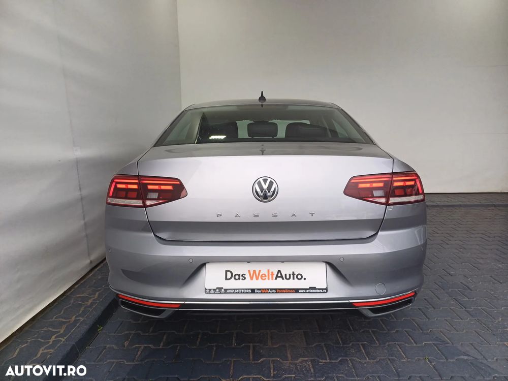 Volkswagen Passat 2.0 TDI DSG Highline - 31