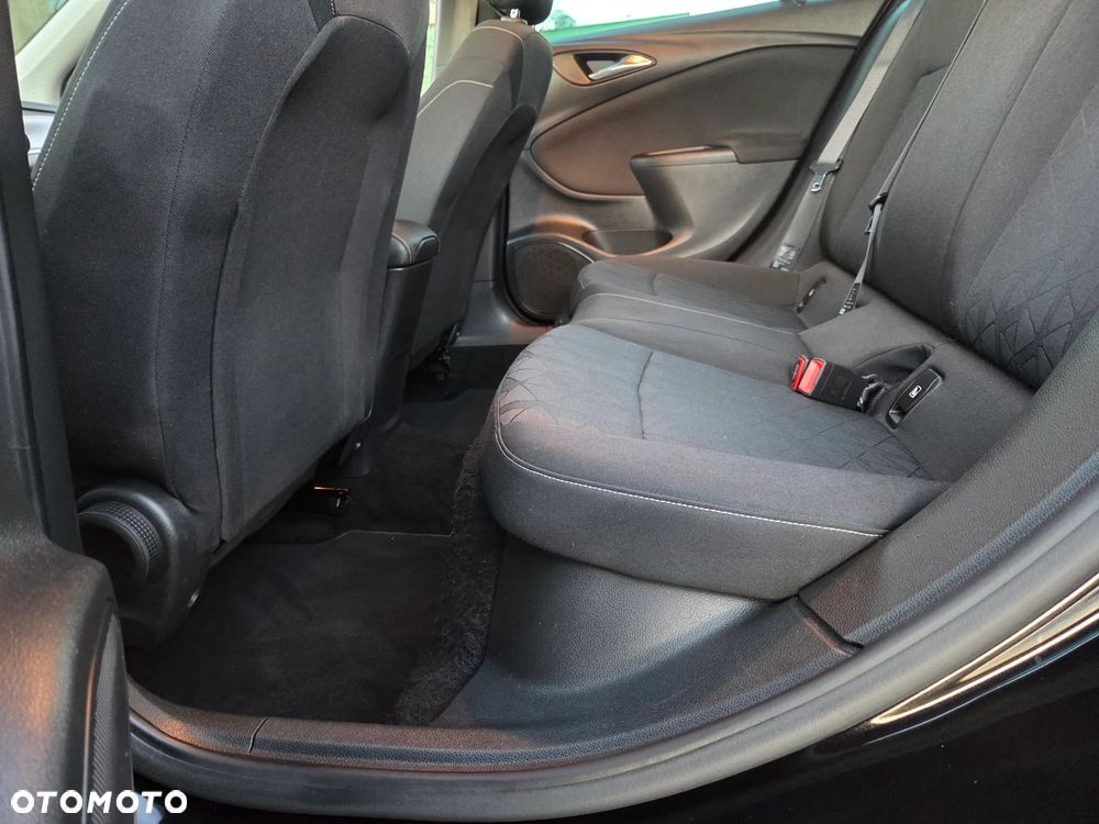 Opel Astra 1.4 Turbo 120 Jahre - 21