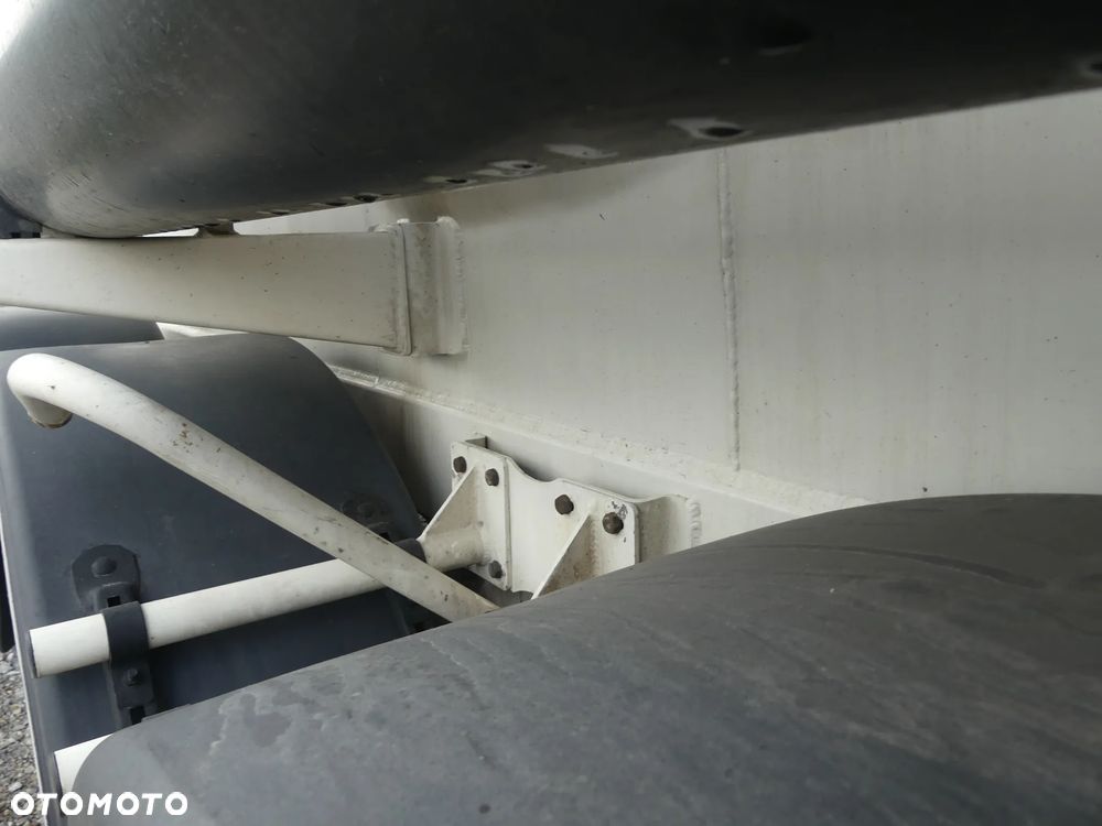 Feldbinder 35000 / SILOS / DO MATERIAŁÓW SYPKICH / OŚ PODNOSZONA / - 25