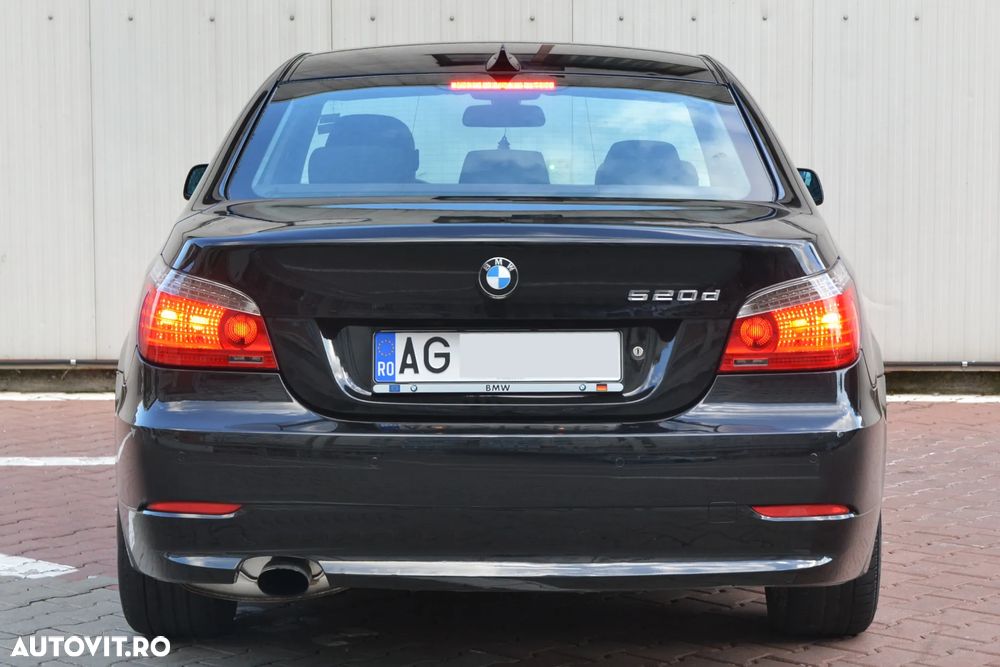 BMW Seria 5 520d Touring - 10