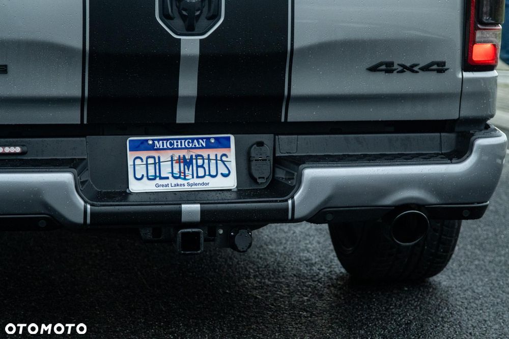 RAM 1500 5.7 Crew Cab Shortbed Laramie Black - 16