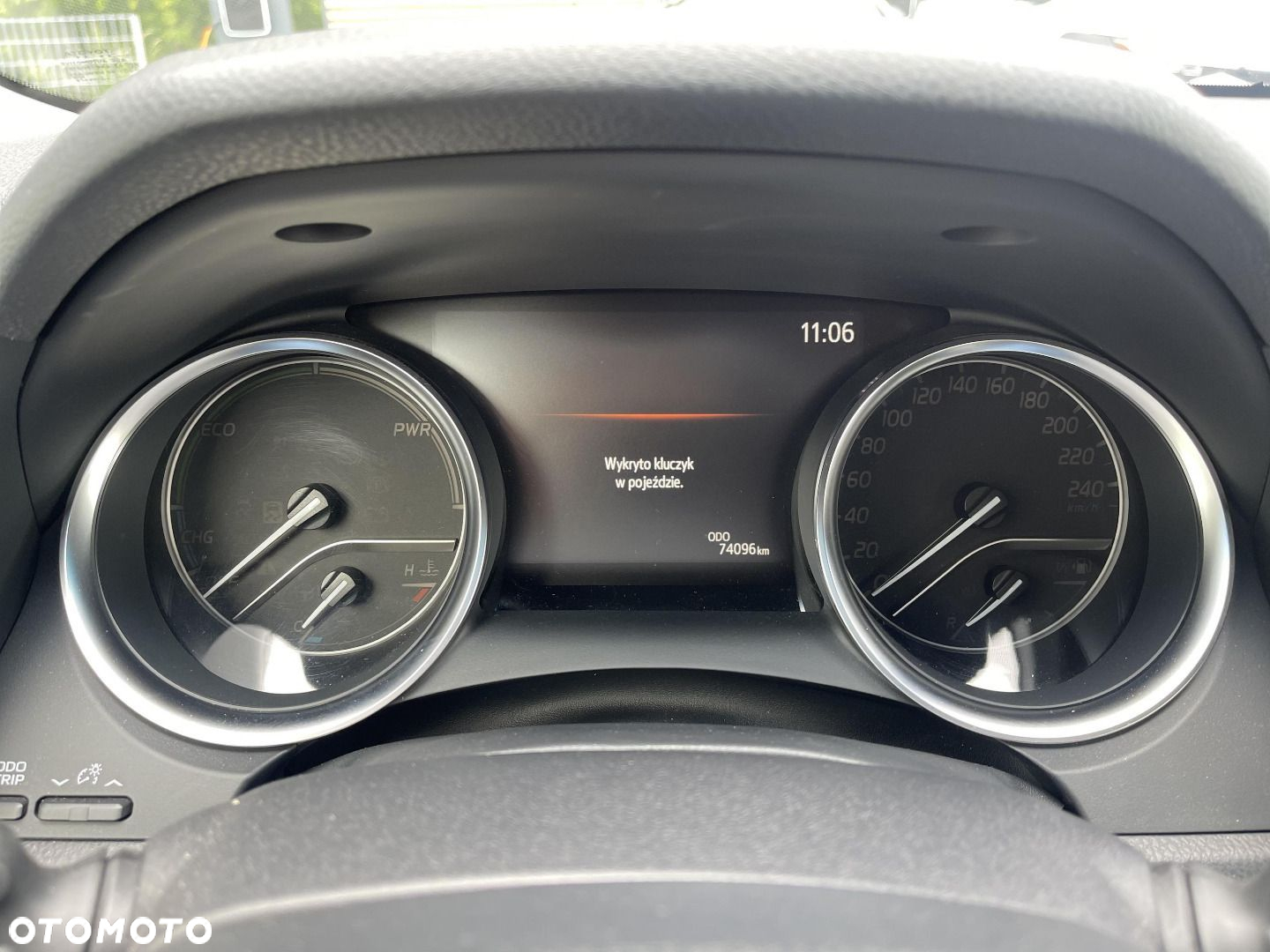 Toyota Camry - 23