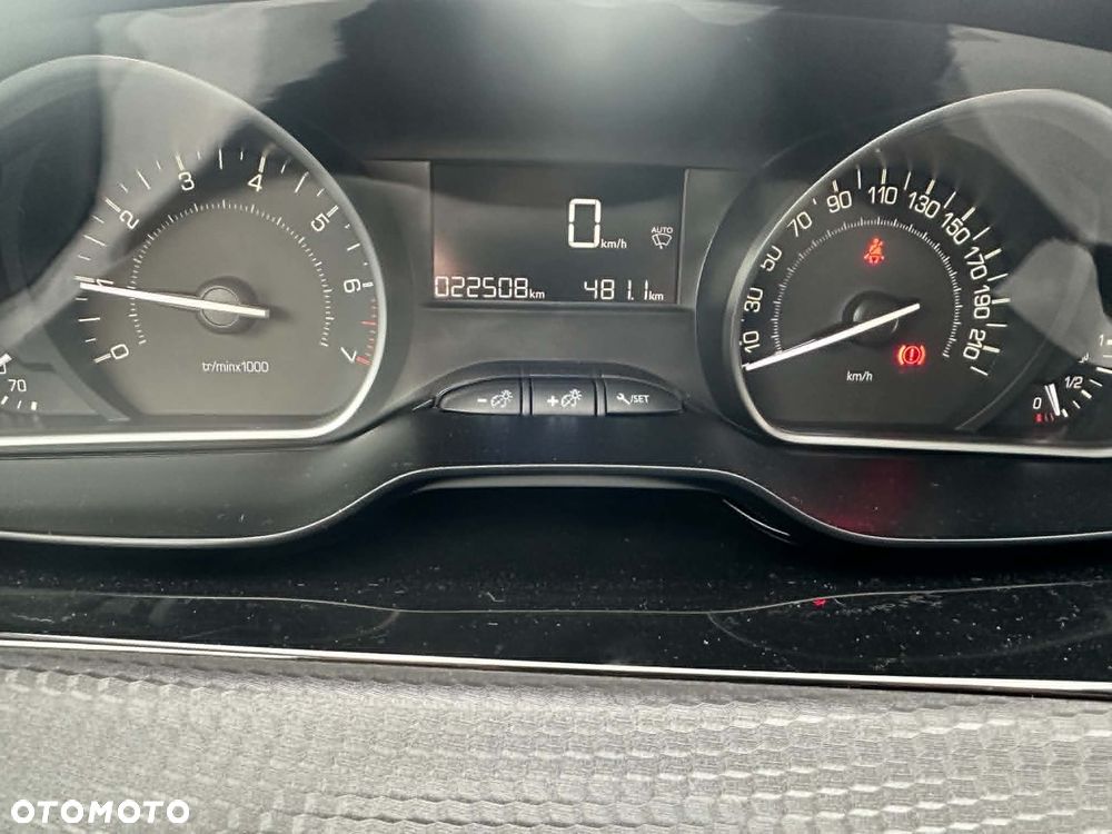 Peugeot 2008 1.2 Pure Tech Style - 8