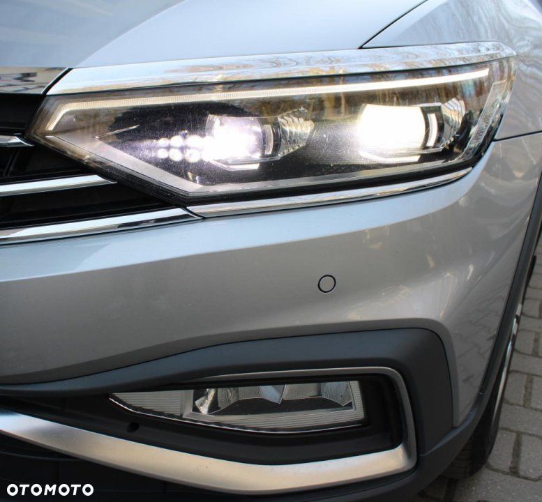 Volkswagen Passat - 32