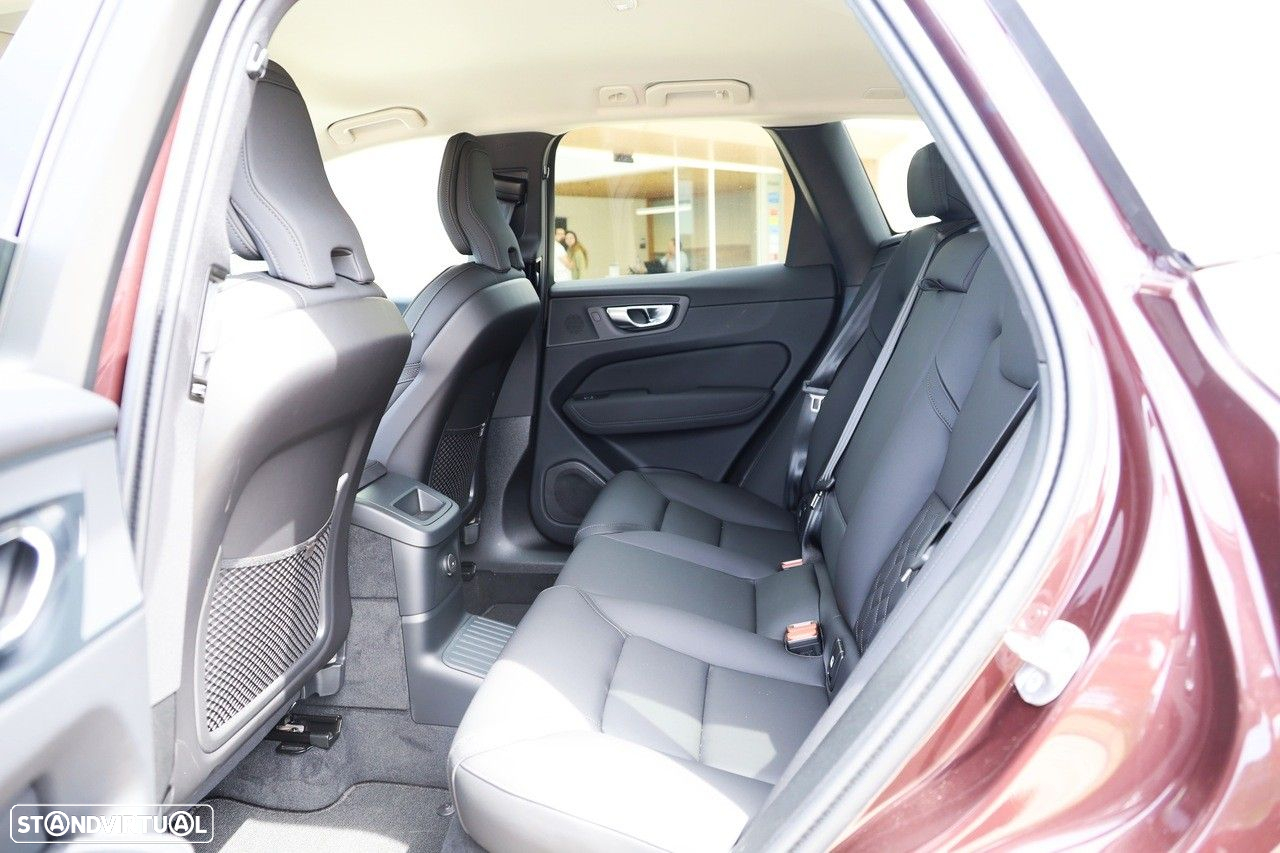 Volvo XC 60 2.0 T6 PHEV Plus Dark AWD - 18