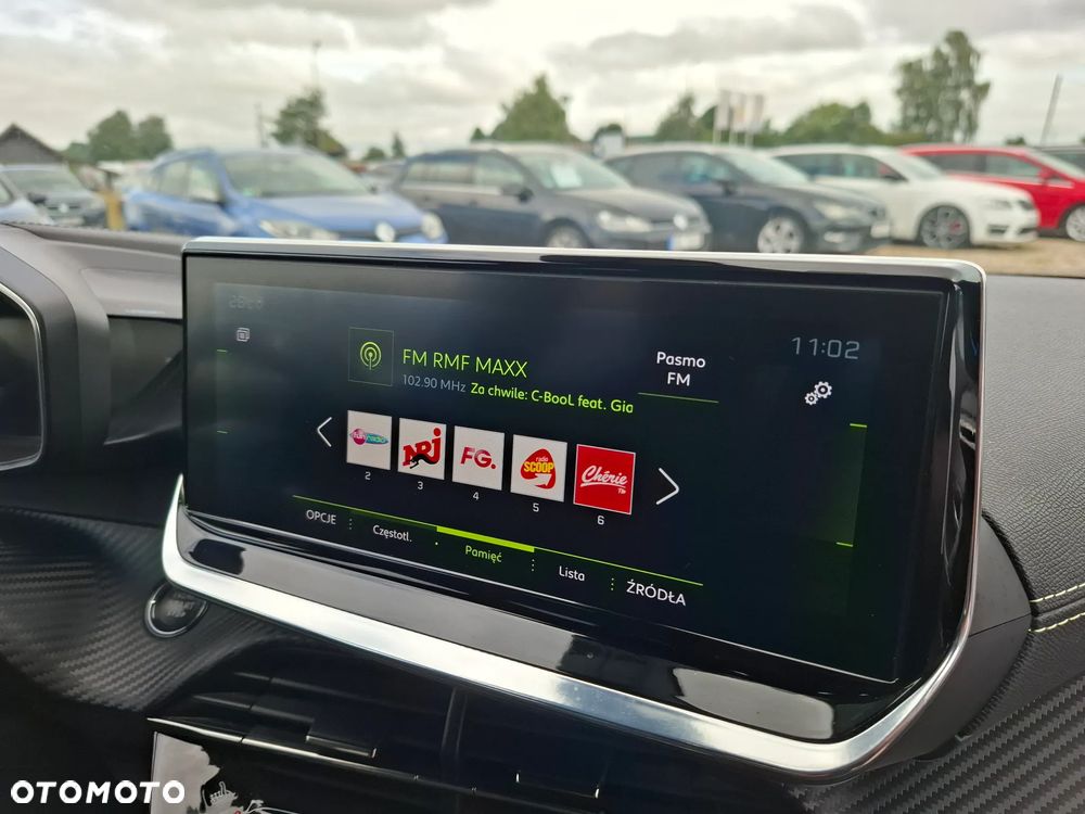Peugeot 2008 PureTech 130 EAT8 GT - 32