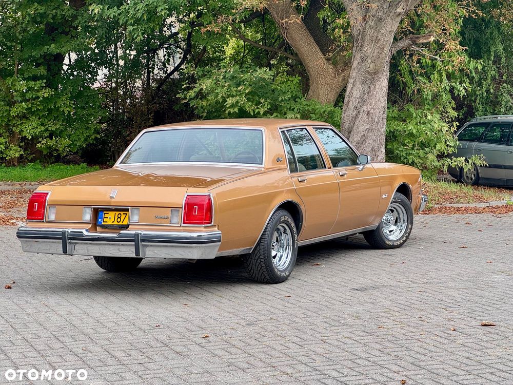 Oldsmobile Delta 88 - 18