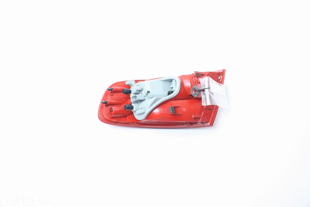 LAMPA TYLNA PRAWA Audi A4 B8 Avant 2.0 TFSI - 4