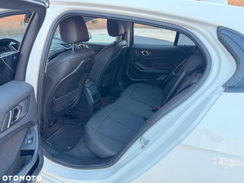 BMW Seria 1 118i Sport Line - 37