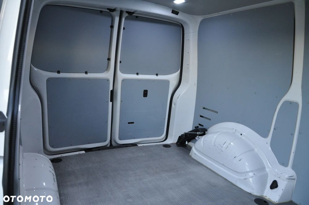 Volkswagen T6.1 - 21