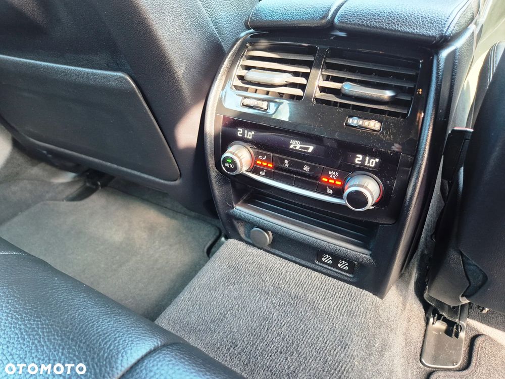 BMW Seria 5 520d M Sport - 24
