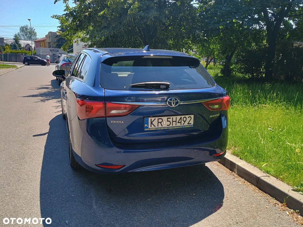 Toyota Avensis 1.8 Premium - 5