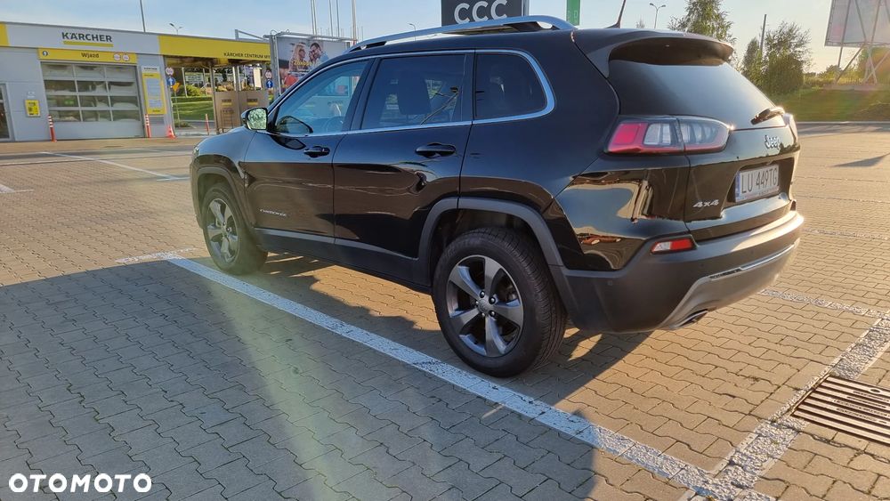 Jeep Cherokee - 4