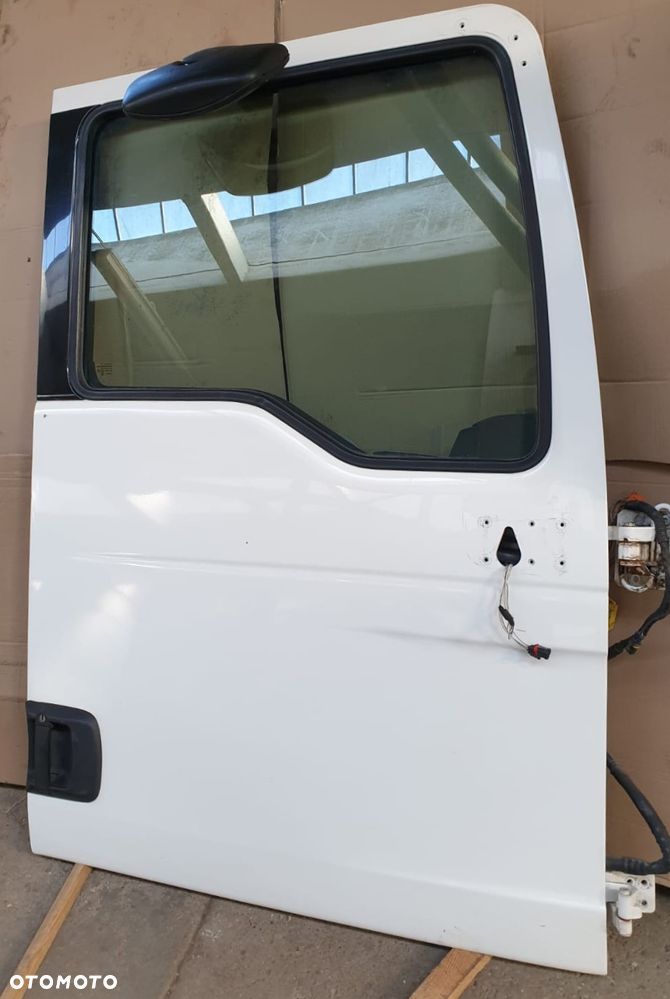 MAN TGX DRZWI KOMPLETNE PRAWE - 1