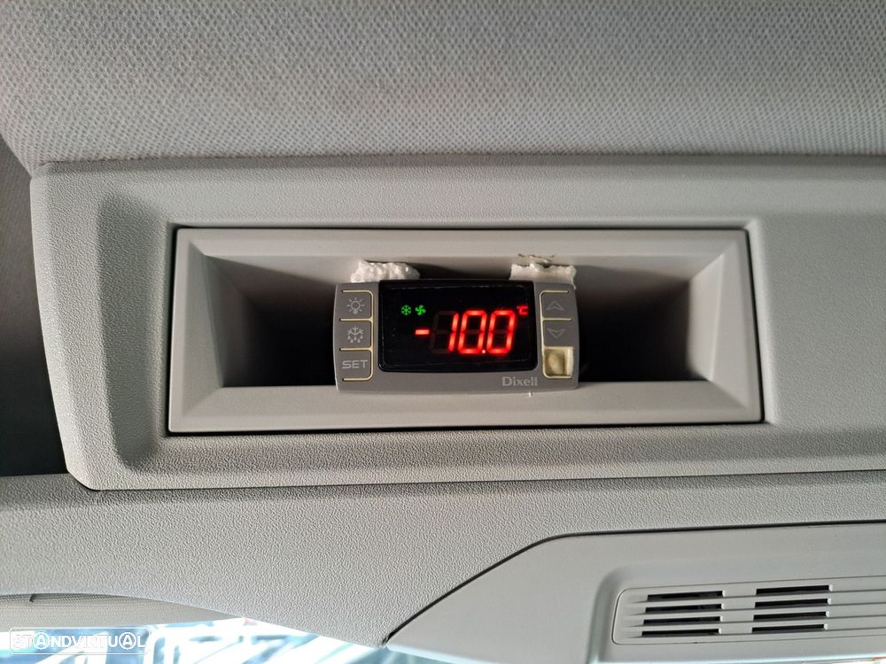 MAN TGE 3.180 4X2 F SB Isotérmica Frigorifica Congelação - 13