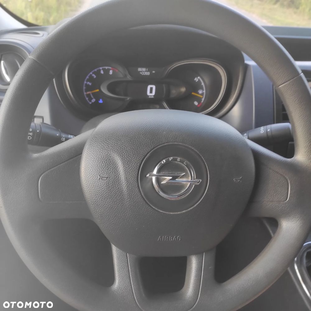 Opel Vivaro - 9