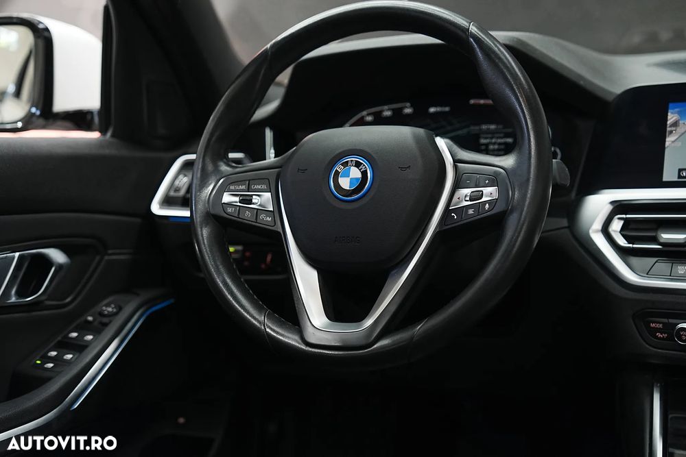 BMW Seria 3 320e Aut. Luxury Line - 11
