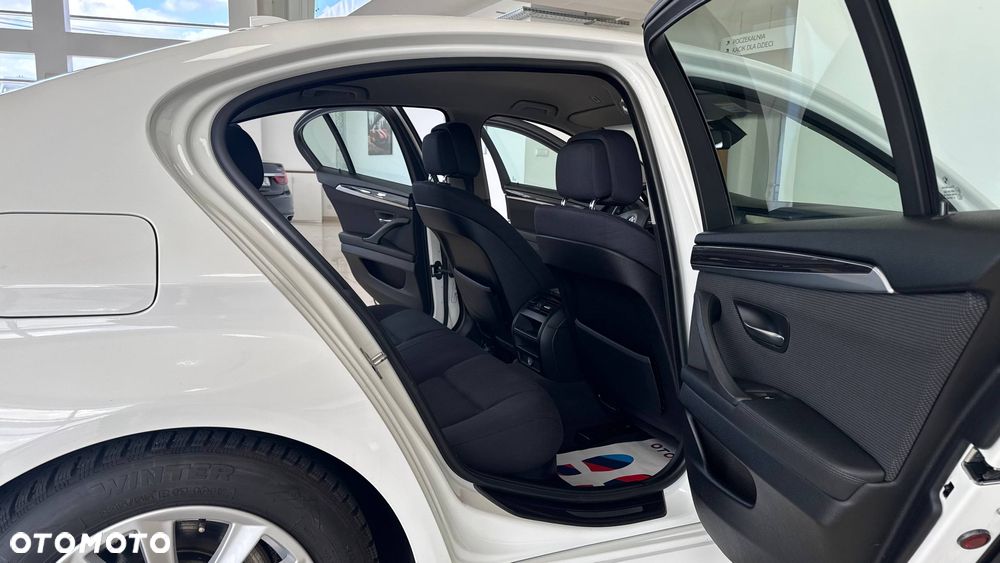 BMW Seria 5 - 32