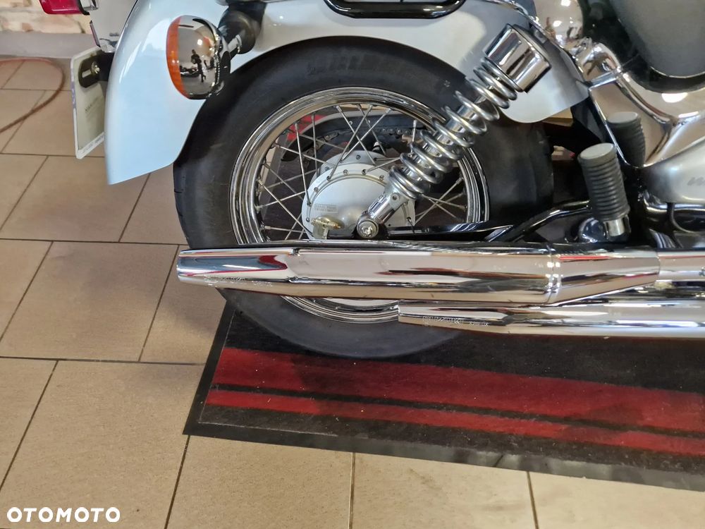 Suzuki Intruder - 22