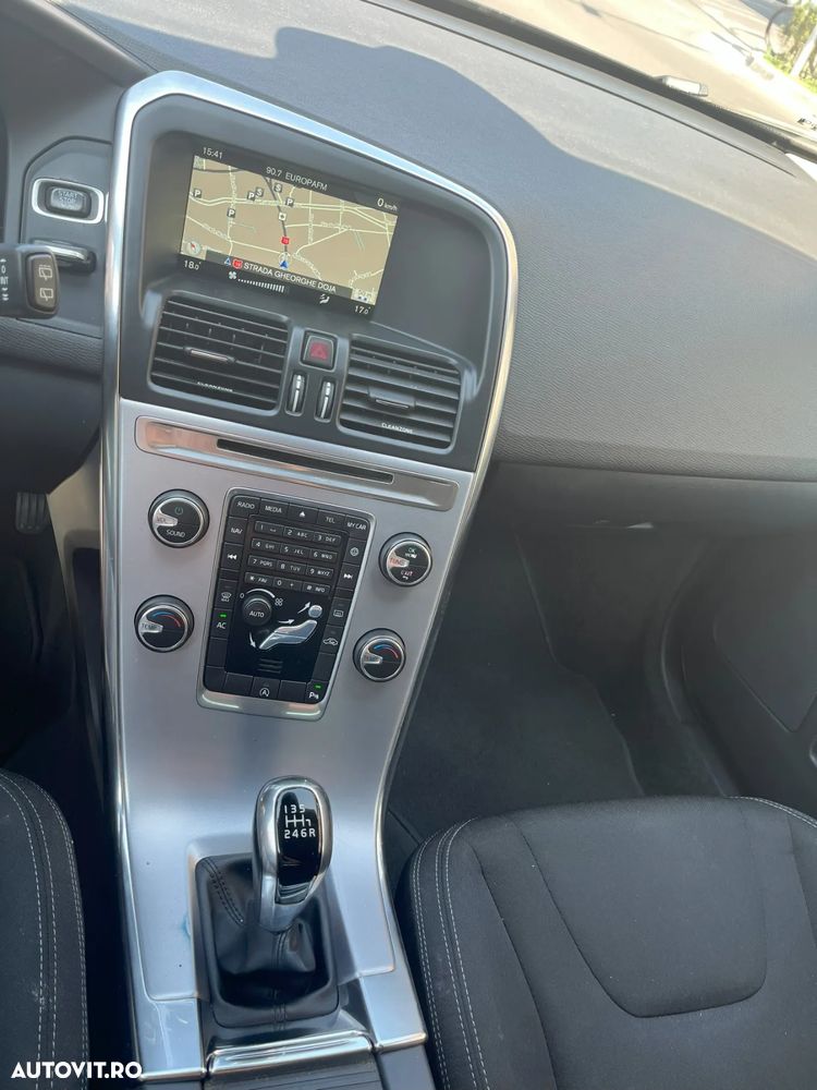 Volvo XC 60 D3 Start-Stop Kinetic - 14