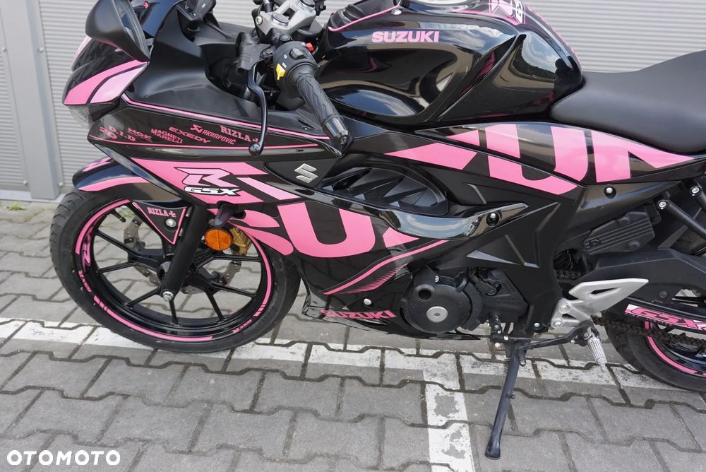Suzuki GSX - 17