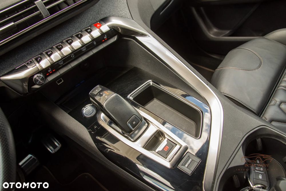 Peugeot 3008 1.6 PureTech GPF GT Line S&S EAT8 - 18