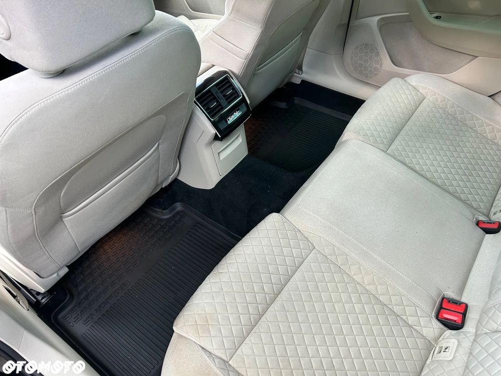 Skoda Superb 2.0 TDI DSG Style - 11
