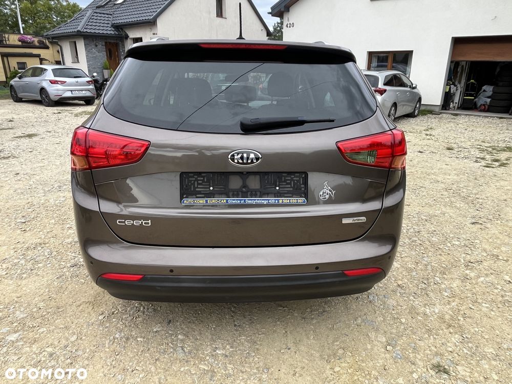 Kia Ceed 1.6 GDI ISG Spirit - 8