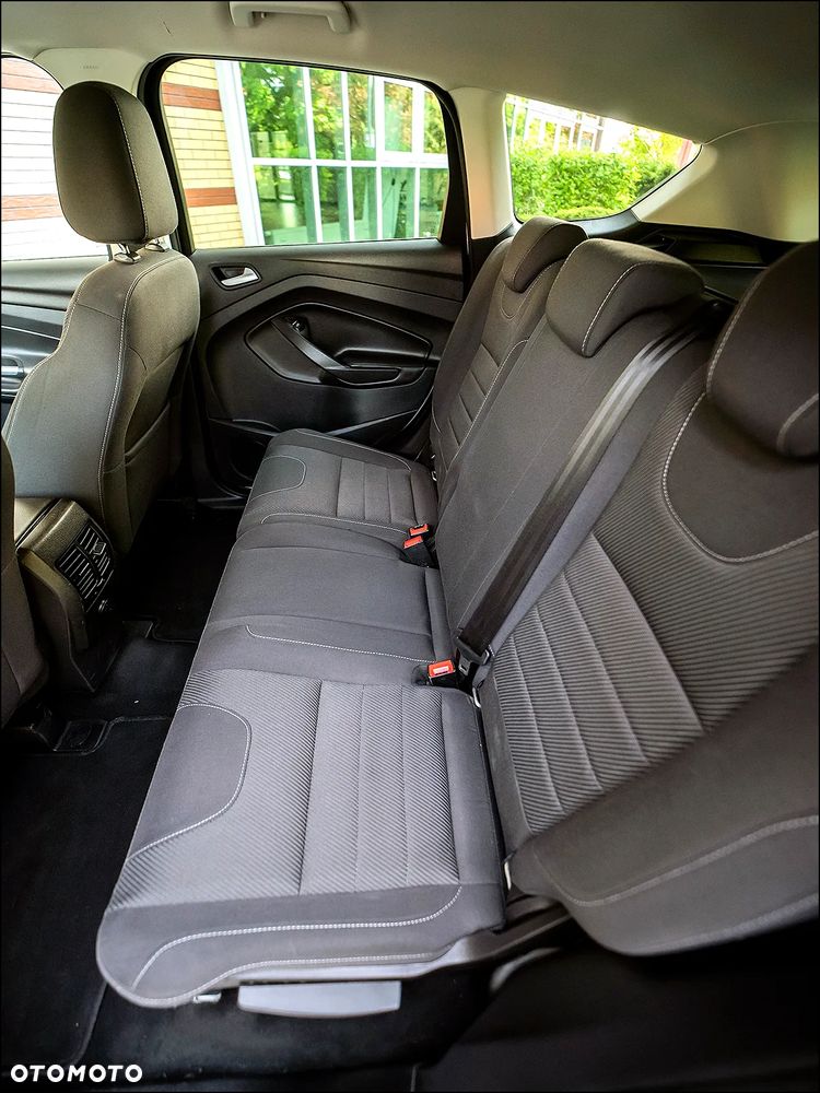 Ford Kuga - 33
