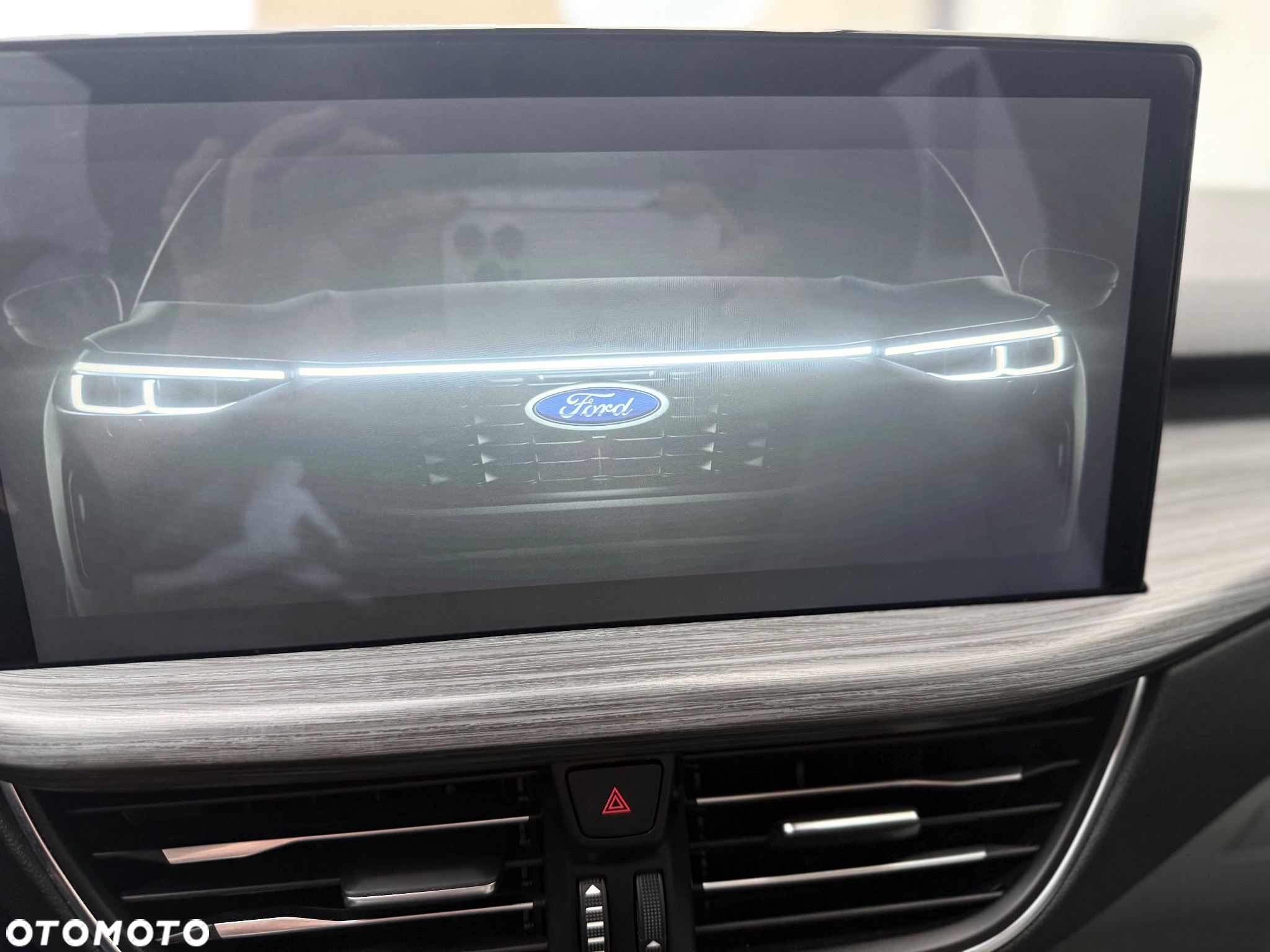 Ford Kuga - 25