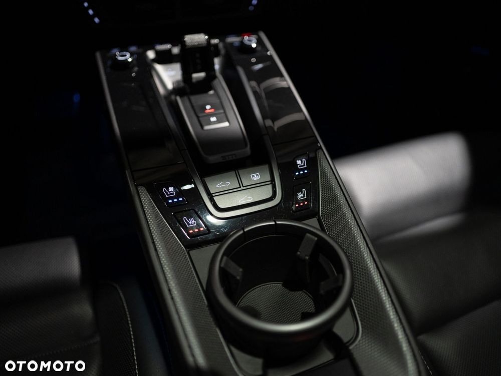 Porsche 911 Carrera - 36