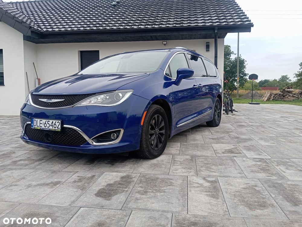 Chrysler Pacifica - 21