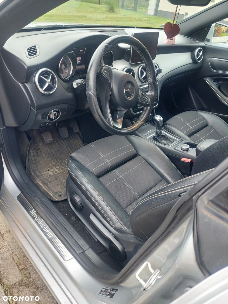 Mercedes-Benz CLA 200 - 10
