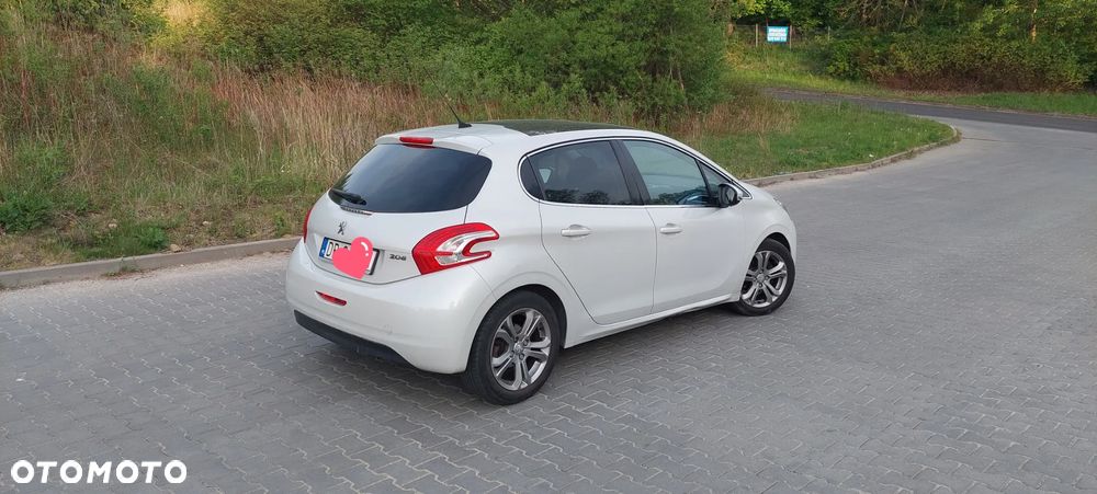 Peugeot 208 - 4
