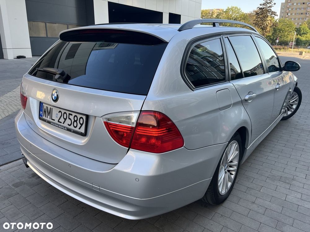 BMW Seria 3 318i - 11