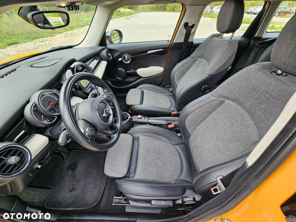 MINI Cooper Standard - 16