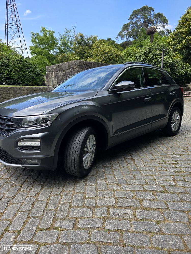 Volkswagen T-Roc 2020 photo 2
