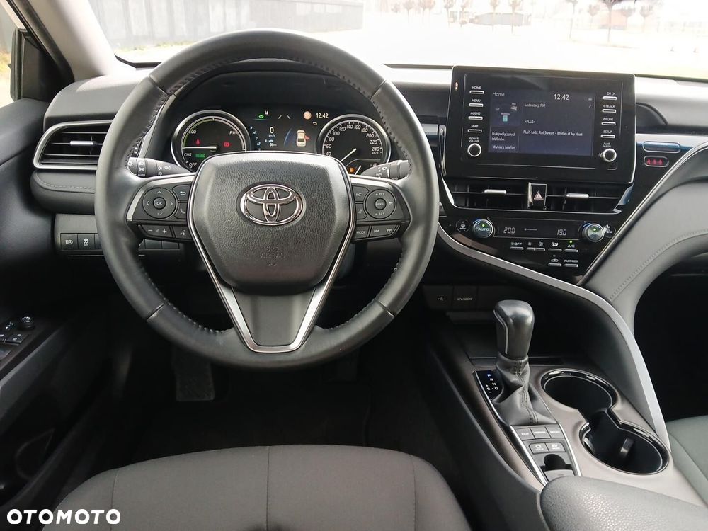 Toyota Camry 2.5 Hybrid Comfort CVT - 24