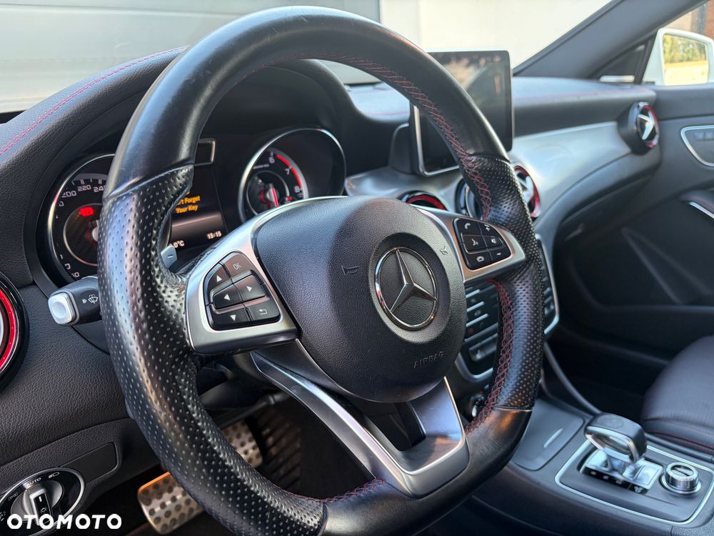Mercedes-Benz CLA 45 AMG 4-Matic - 15