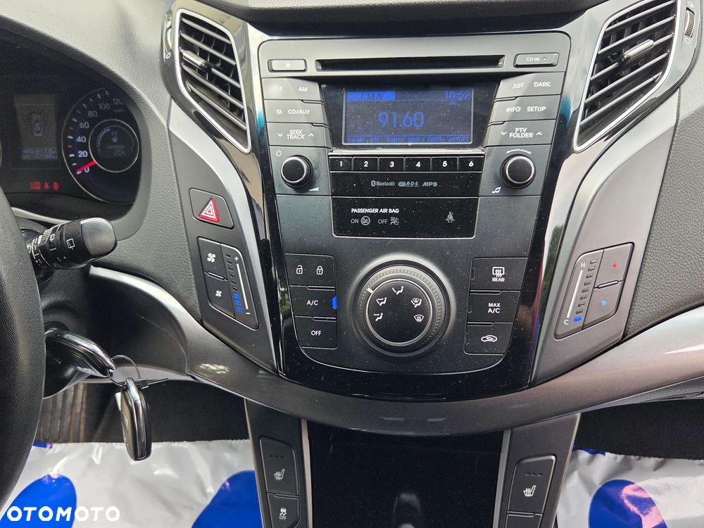 Hyundai i40 Kombi blue 1.6 Space - 32