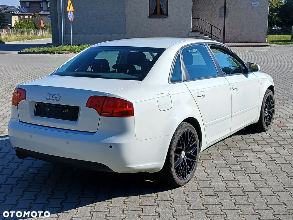 Audi A4 Limousine - 17